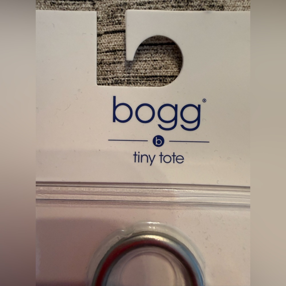 NWT! Bogg Tiny Tote Keychain. Black color, AirPod case, keychain, bag charm - Picture 7 of 7
